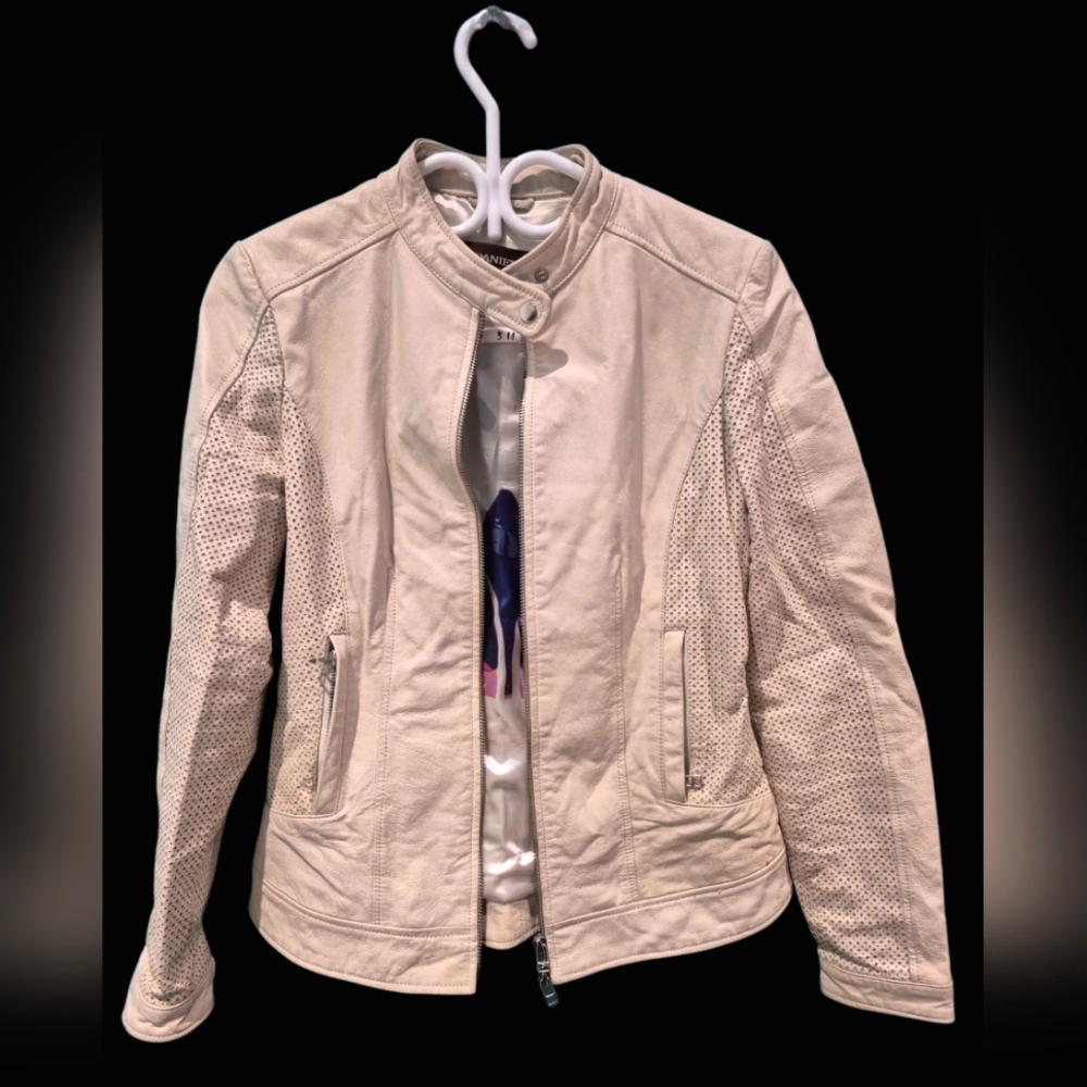 Danier Light Beige Leather Jacket with Zipper